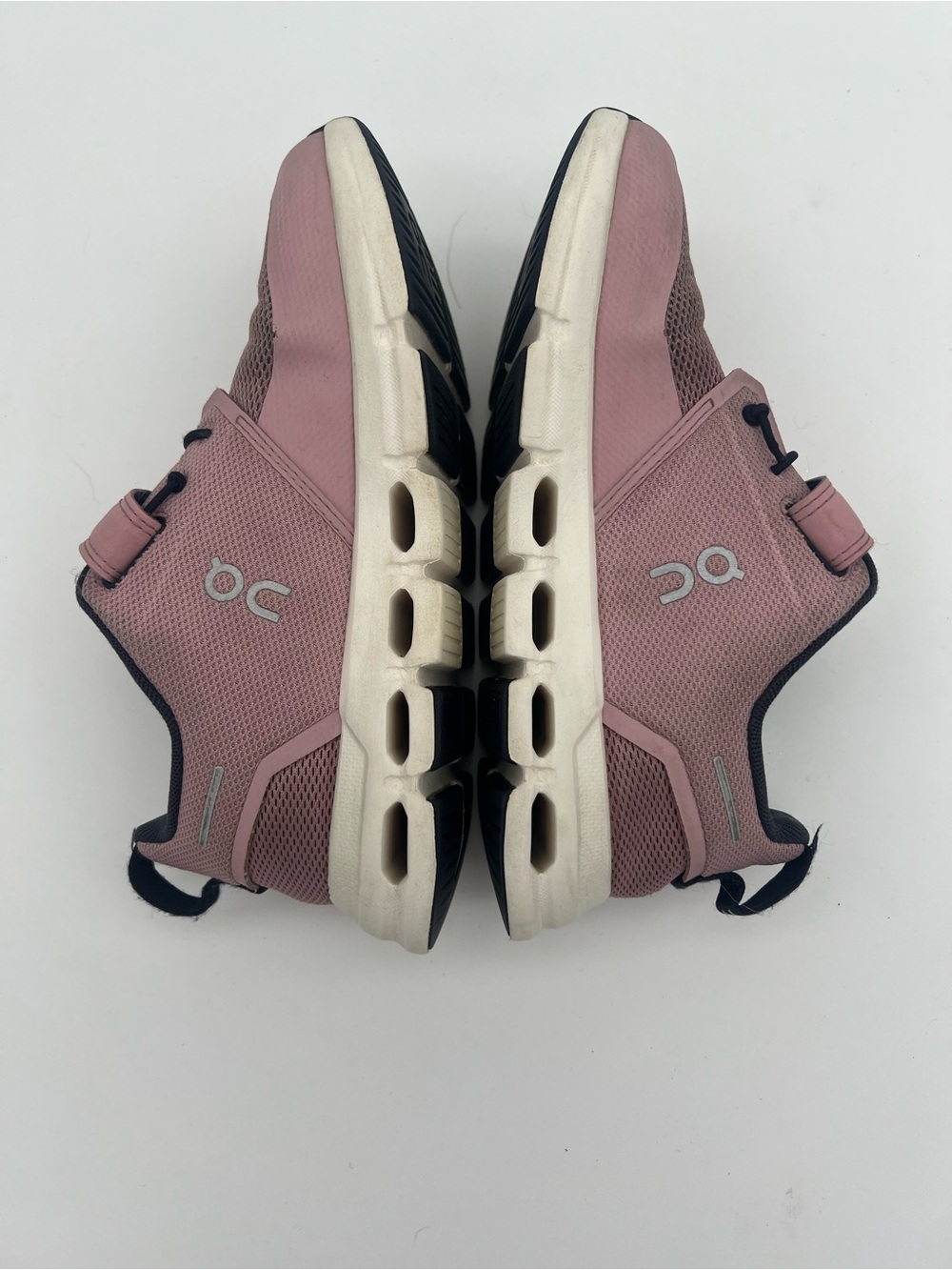 On Running Kids size 1 cloud play Pink Athletic Shoes no tie girls sneakers - Picture 7 of 10